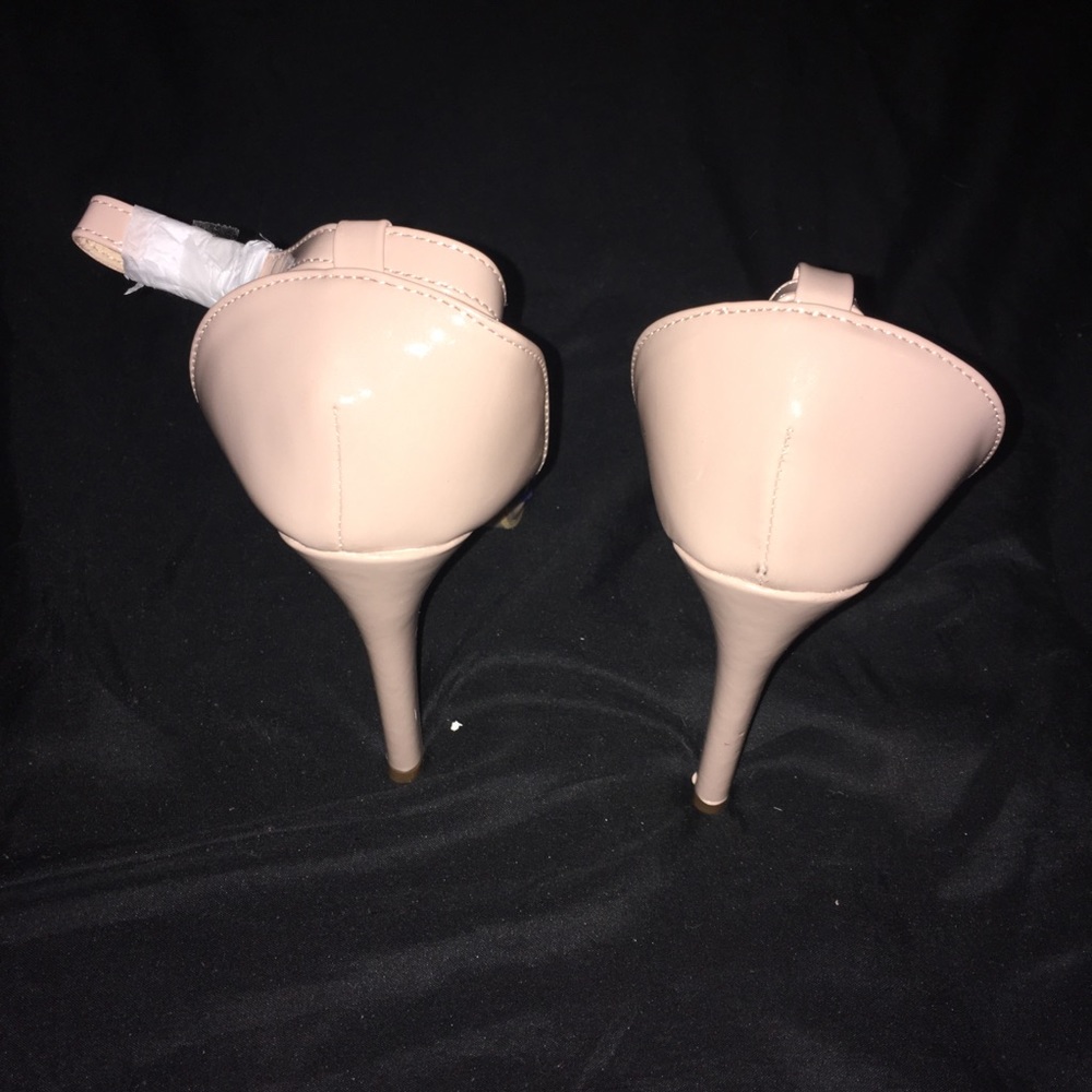 Sandals - Picture 3 of 4